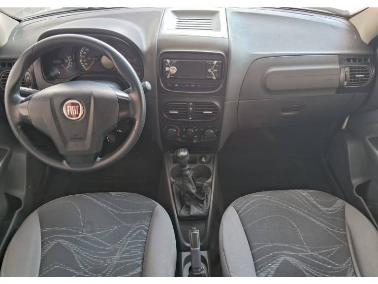FIAT - SIENA - 2014/2015 - Branca - R$ 37.900,00