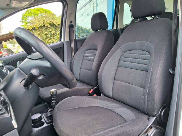 FIAT - IDEA - 2012/2013 - Branca - R$ 34.900,00