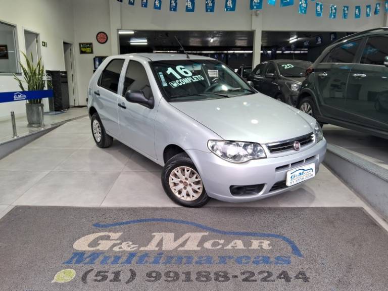 FIAT - PALIO - 2015/2016 - Prata - R$ 32.900,00