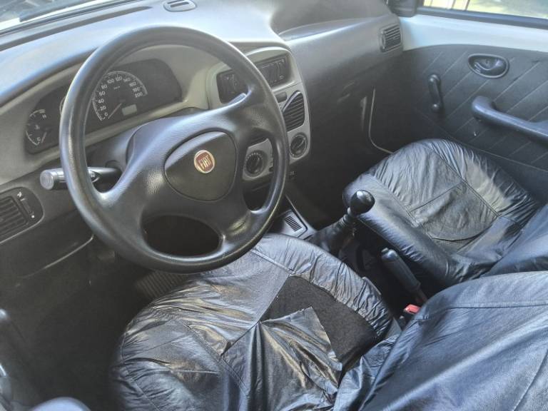 FIAT - STRADA - 2010/2011 - Branca - R$ 29.900,00