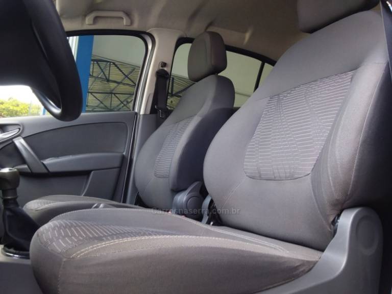 FIAT - PALIO - 2012/2013 - Prata - R$ 34.900,00