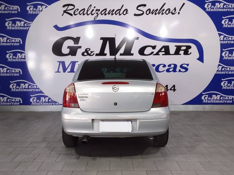 CHEVROLET - CORSA - 2002/2002 - Prata - R$ 21.900,00