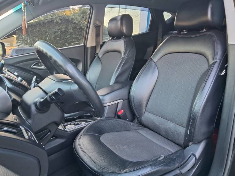 HYUNDAI - IX35 - 2011/2012 - Preta - R$ 64.900,00