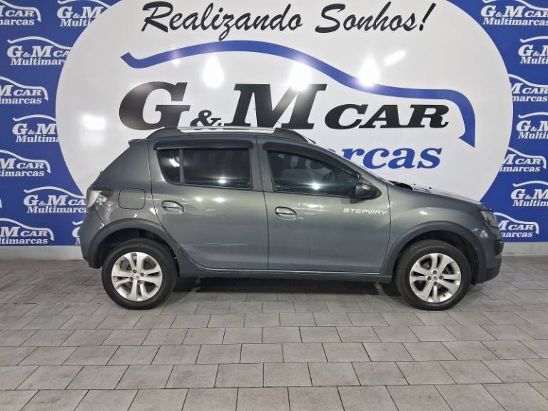 RENAULT - SANDERO - 2017/2018 - Cinza - R$ 44.900,00