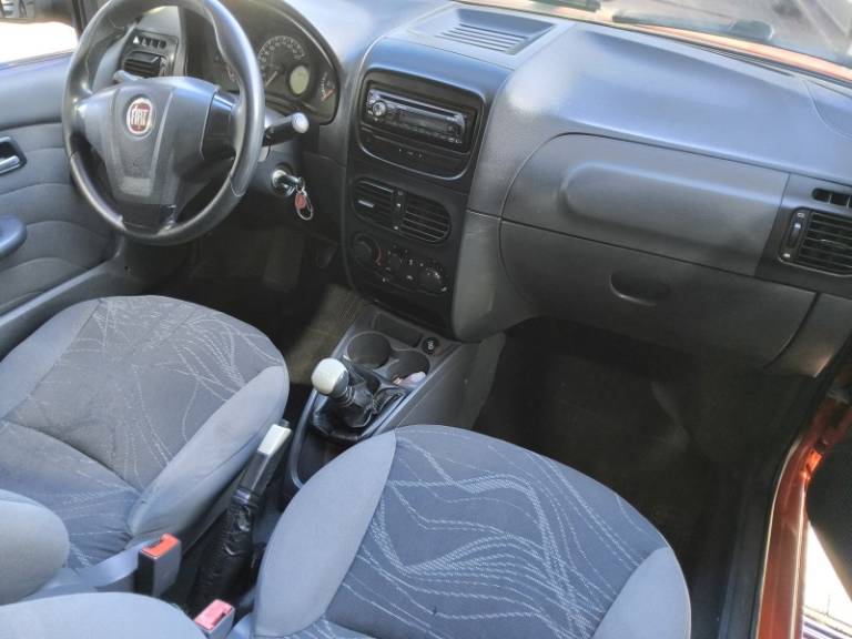 FIAT - STRADA - 2013/2013 - Vermelha - R$ 38.900,00