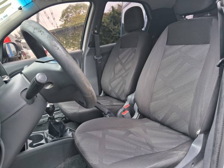 FIAT - PALIO - 2015/2016 - Prata - R$ 32.900,00