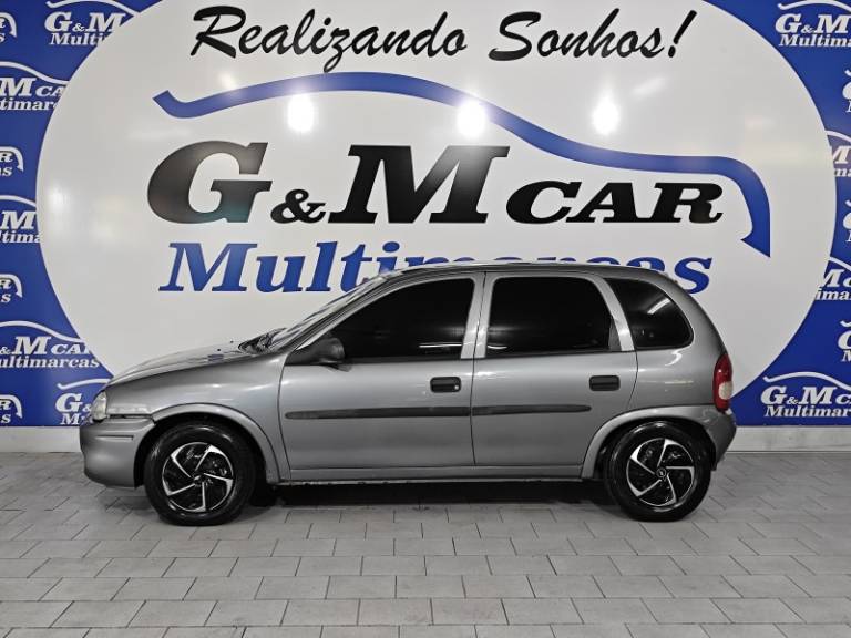 CHEVROLET - CORSA - 2001/2001 - Cinza - R$ 10.900,00