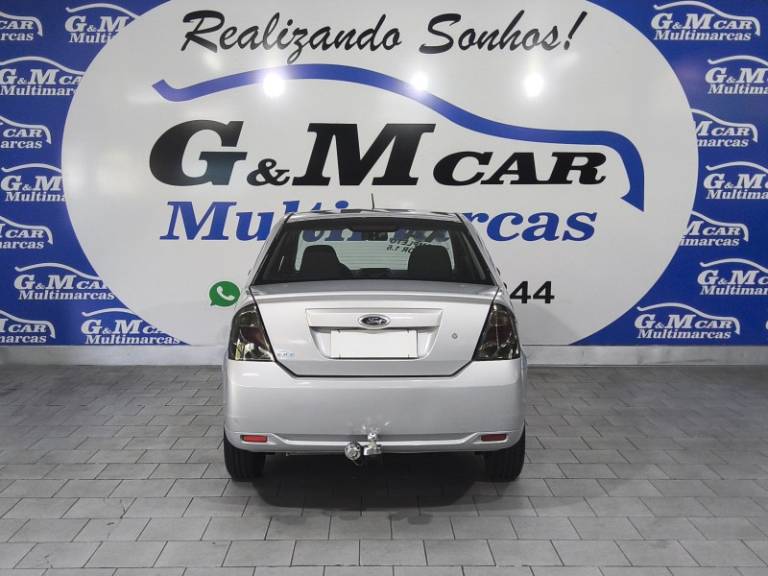 FORD - FIESTA - 2013/2014 - Prata - R$ 38.900,00