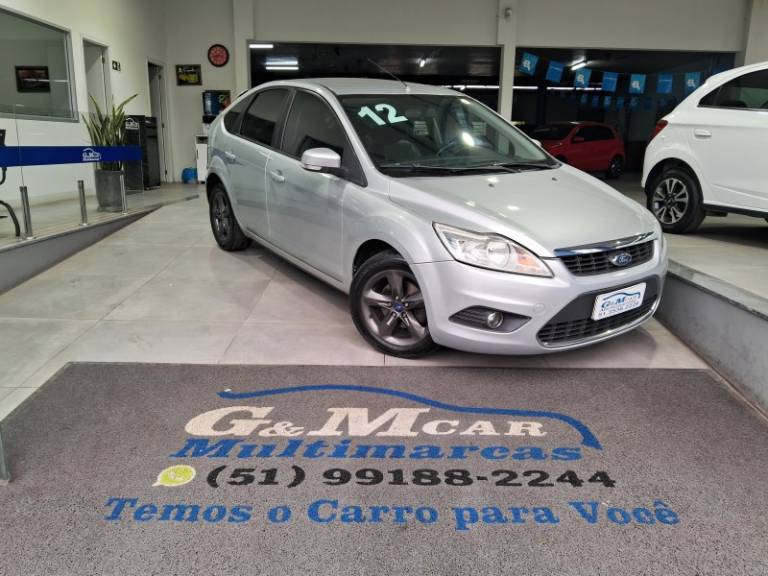 FORD - FOCUS - 2011/2012 - Prata - R$ 39.900,00