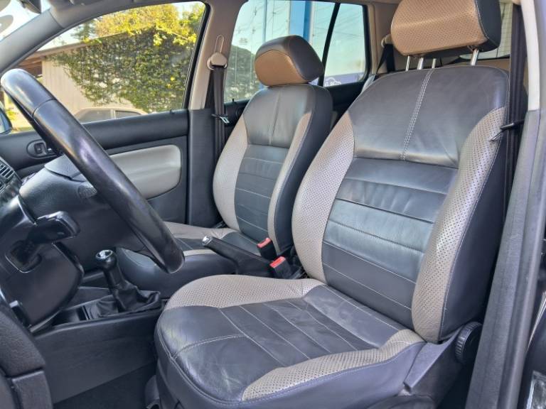 VOLKSWAGEN - GOLF - 2007/2008 - Preta - R$ 43.900,00