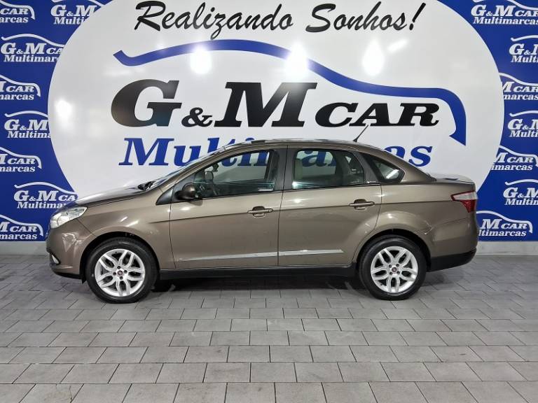 FIAT - GRAND SIENA - 2015/2016 - Cinza - R$ 45.900,00