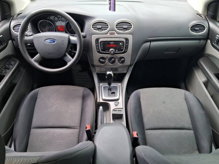 FORD - FOCUS - 2008/2009 - Preta - R$ 32.900,00
