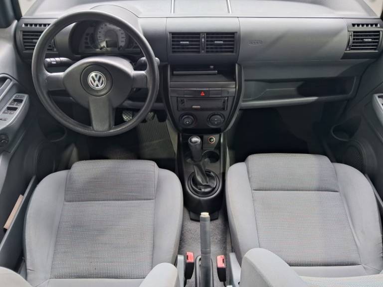 VOLKSWAGEN - FOX - 2008/2009 - Vermelha - R$ 32.900,00