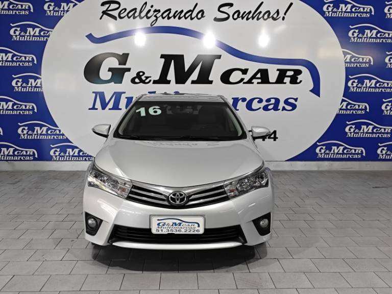 TOYOTA - COROLLA - 2015/2016 - Prata - R$ 88.900,00