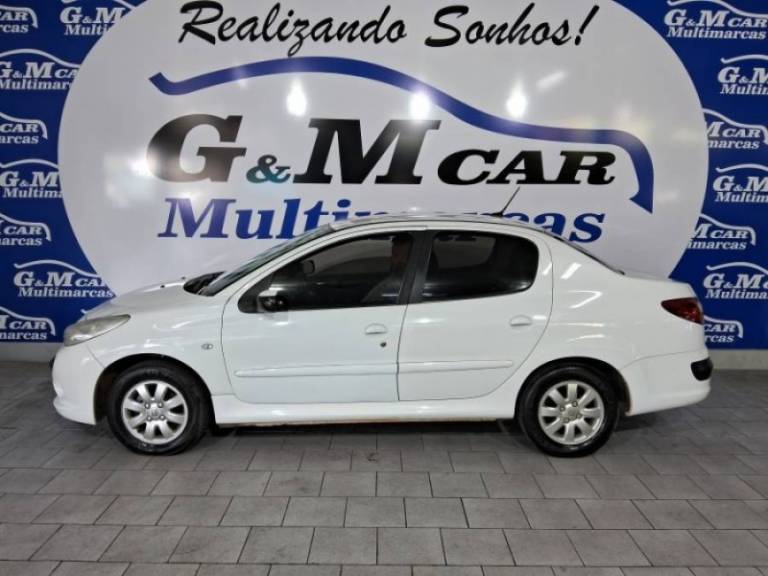 PEUGEOT - 207 - 2010/2011 - Branca - R$ 23.900,00