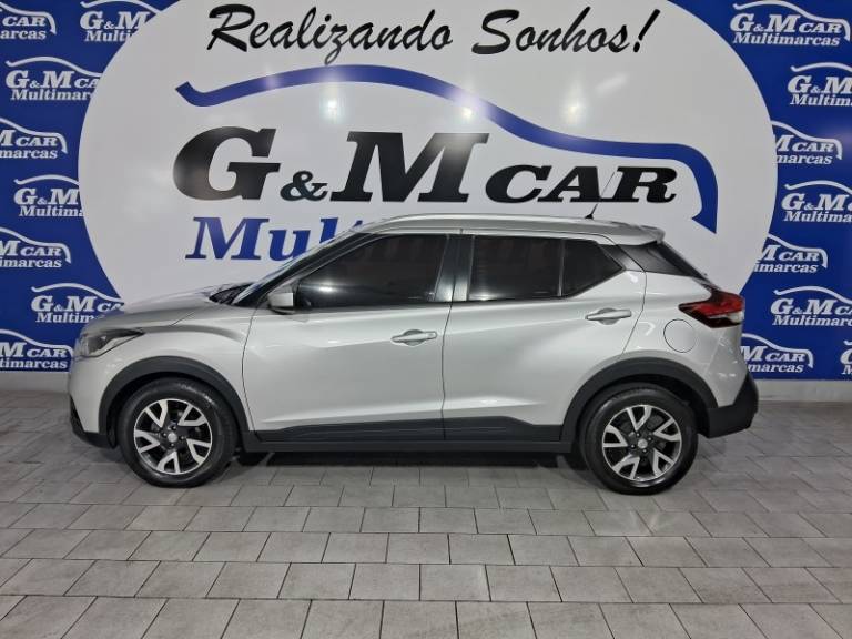 NISSAN - KICKS - 2017/2018 - Prata - R$ 73.900,00