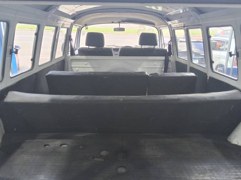 VOLKSWAGEN - KOMBI - 1995/1996 - Branca - R$ 29.900,00