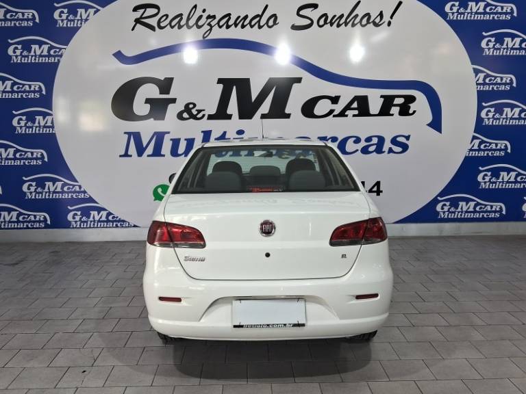 FIAT - SIENA - 2014/2015 - Branca - R$ 37.900,00