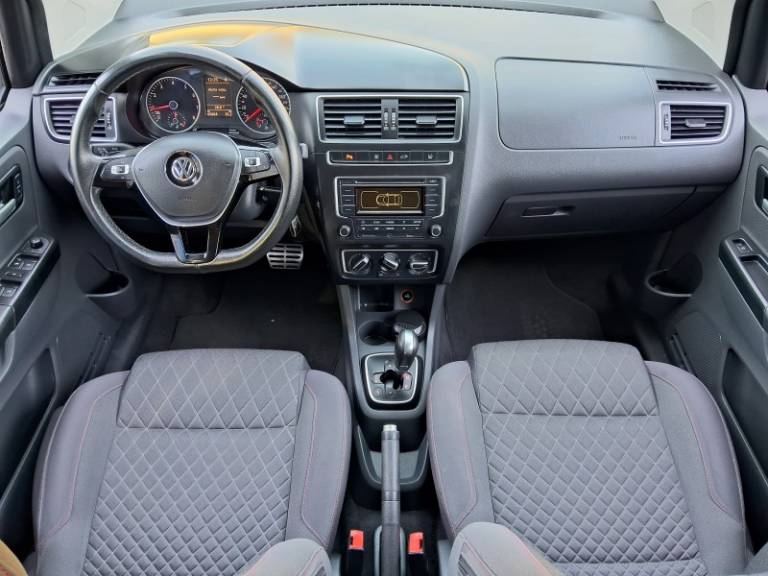 VOLKSWAGEN - CROSSFOX - 2015/2016 - Branca - R$ 59.900,00