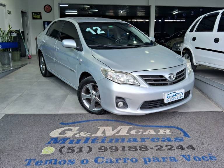 TOYOTA - COROLLA - 2011/2012 - Prata - R$ 65.900,00