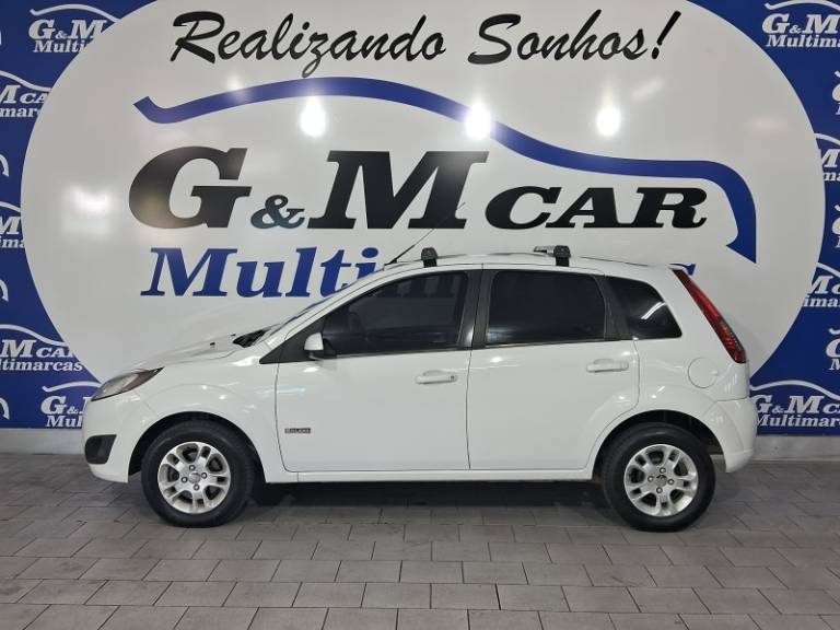 FORD - FIESTA - 2012/2013 - Branca - R$ 35.900,00