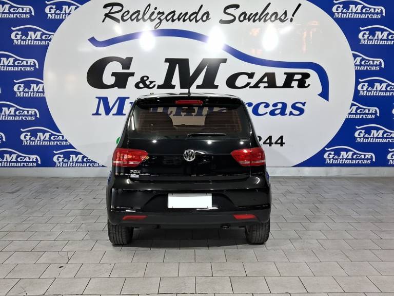 VOLKSWAGEN - FOX - 2015/2016 - Preta - R$ 49.900,00