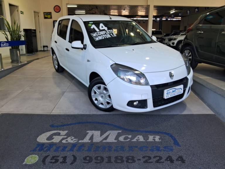 RENAULT - SANDERO - 2013/2014 - Branca - R$ 37.900,00