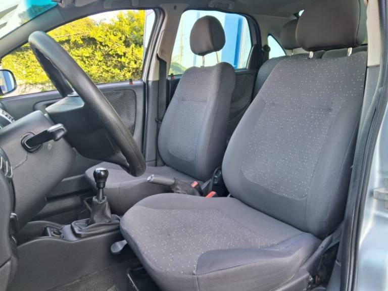 CHEVROLET - CORSA - 2010/2011 - Prata - R$ 30.900,00