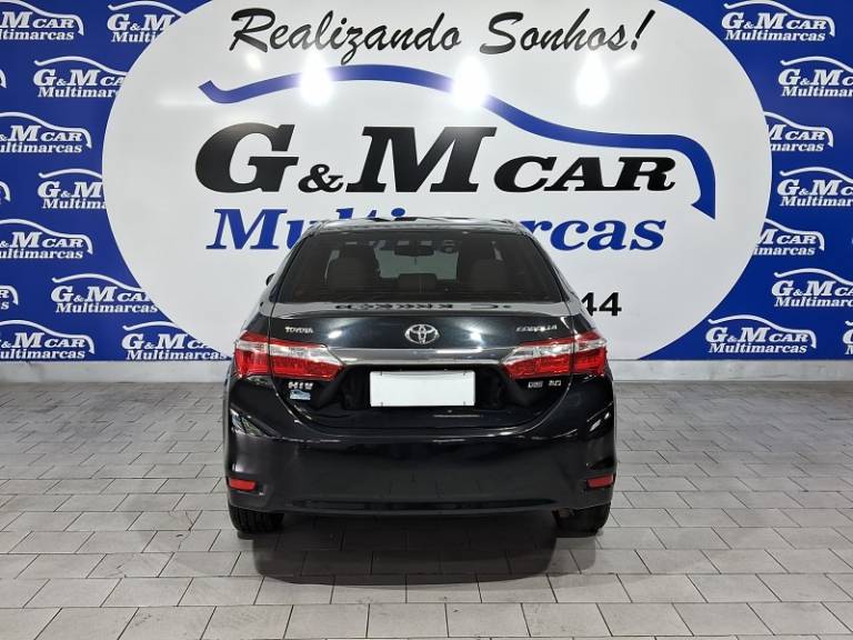 TOYOTA - COROLLA - 2015/2016 - Preta - R$ 87.900,00