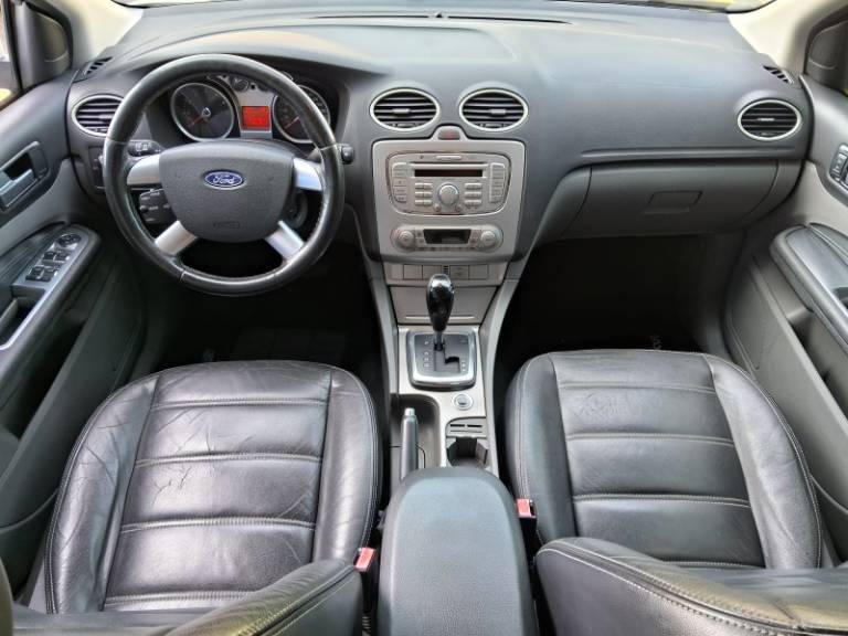 FORD - FOCUS - 2012/2013 - Branca - R$ 52.900,00