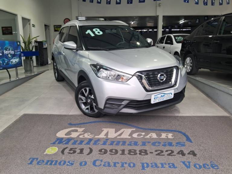 NISSAN - KICKS - 2017/2018 - Prata - R$ 73.900,00