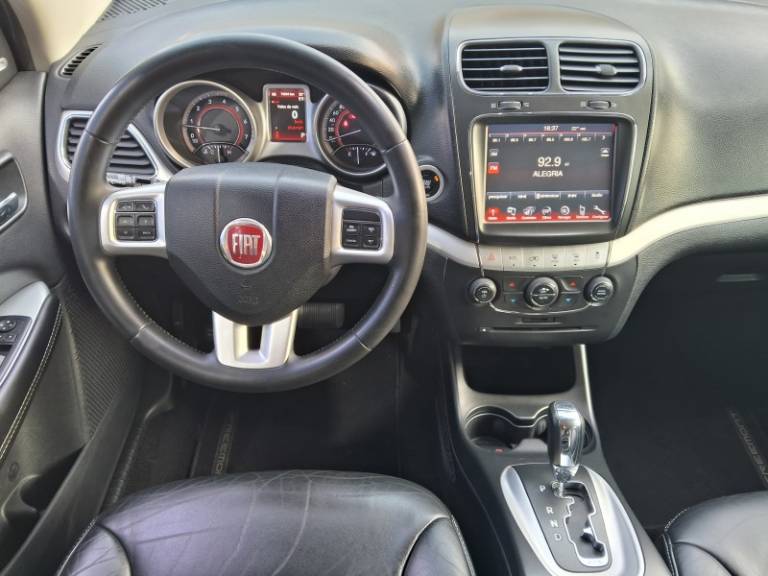 FIAT - FREEMONT - 2015/2015 - Branca - R$ 68.900,00