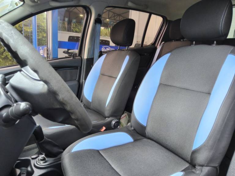 RENAULT - SANDERO - 2013/2014 - Preta - R$ 36.900,00