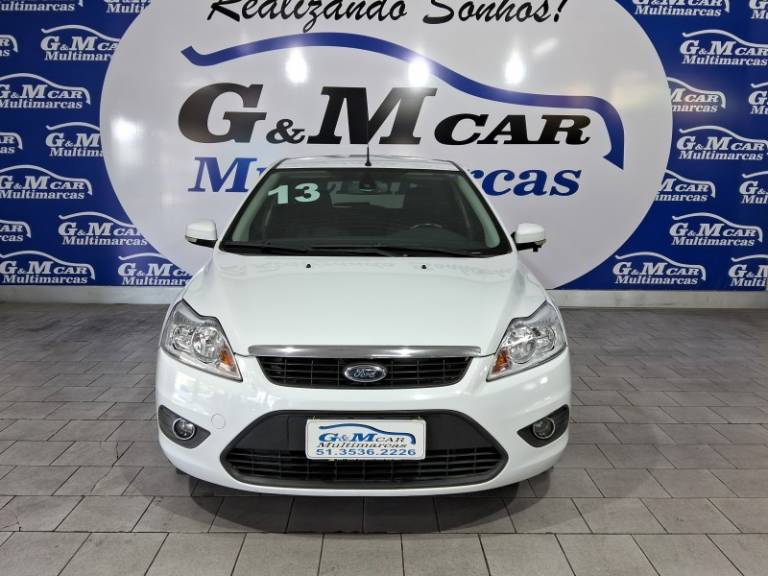 FORD - FOCUS - 2012/2013 - Branca - R$ 52.900,00