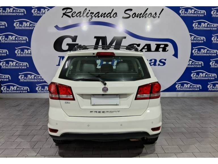 FIAT - FREEMONT - 2011/2012 - Branca - R$ 57.900,00