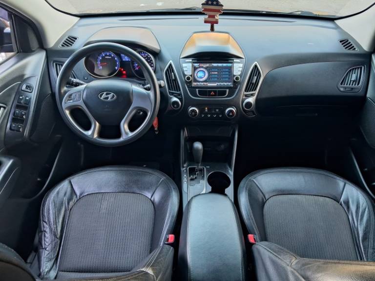 HYUNDAI - IX35 - 2011/2012 - Preta - R$ 64.900,00