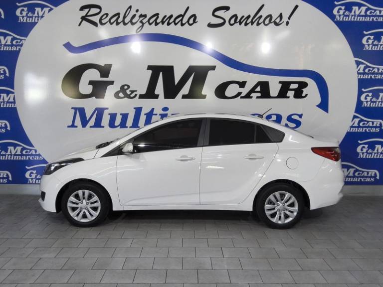 HYUNDAI - HB20S - 2016/2017 - Branca - R$ 57.900,00
