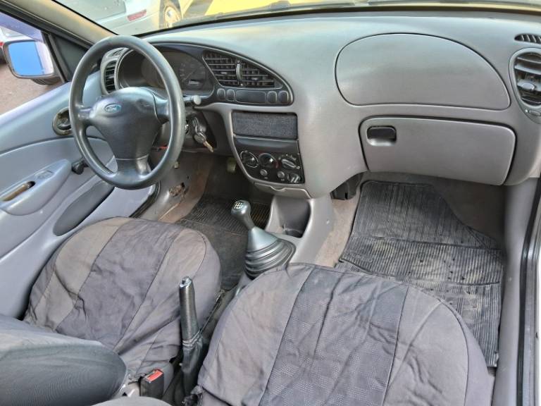 FORD - COURIER - 2005/2005 - Prata - R$ 32.900,00