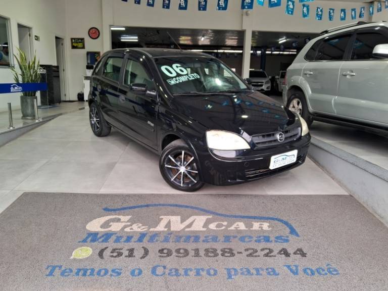 CHEVROLET - CORSA - 2005/2006 - Preta - R$ 26.900,00