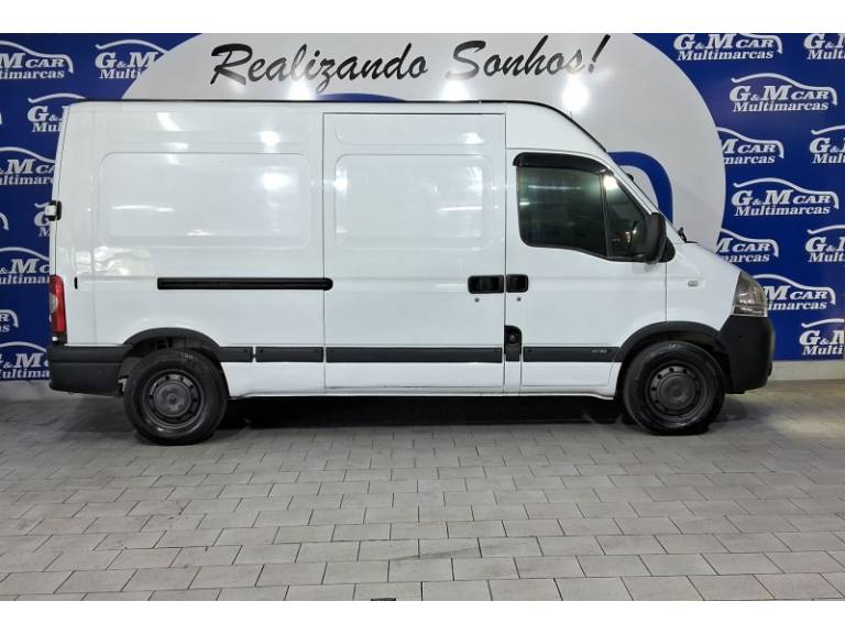 RENAULT - MASTER - 2012/2013 - Branca - R$ 105.900,00