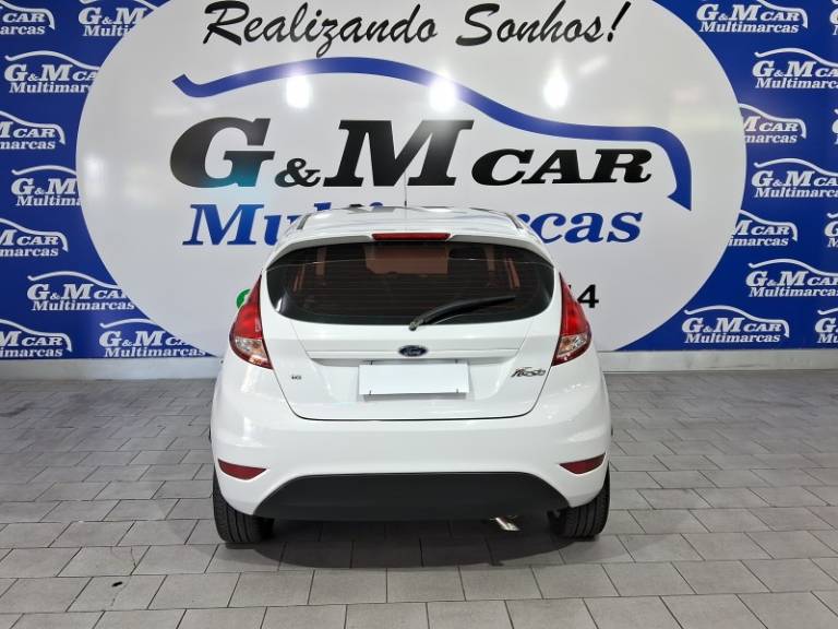 FORD - FIESTA - 2016/2017 - Branca - R$ 54.900,00