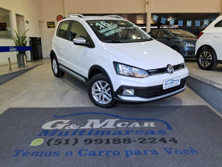 VOLKSWAGEN - CROSSFOX - 2015/2016 - Branca - R$ 59.900,00