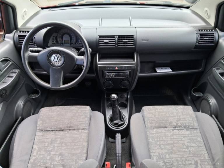 VOLKSWAGEN - FOX - 2005/2005 - Vermelha - R$ 21.900,00