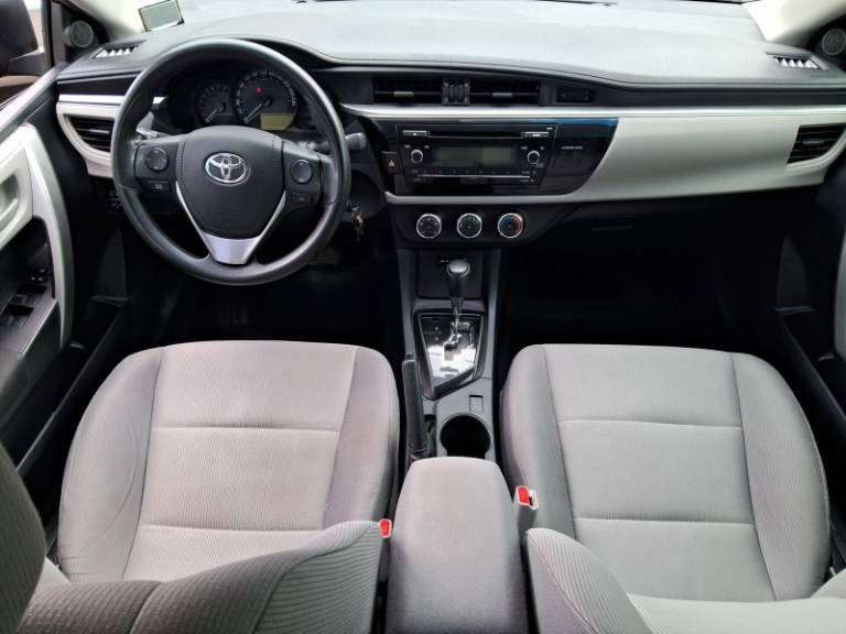 TOYOTA - COROLLA - 2014/2015 - Preta - R$ 75.900,00