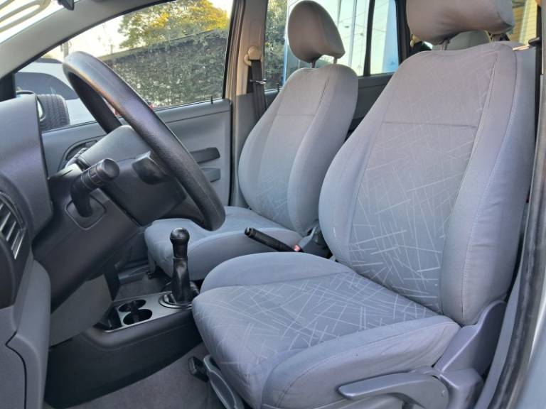 VOLKSWAGEN - SPACEFOX - 2006/2007 - Cinza - R$ 30.900,00