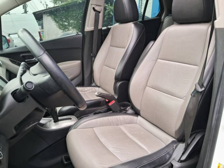 CHEVROLET - TRACKER - 2014/2015 - Branca - R$ 71.900,00