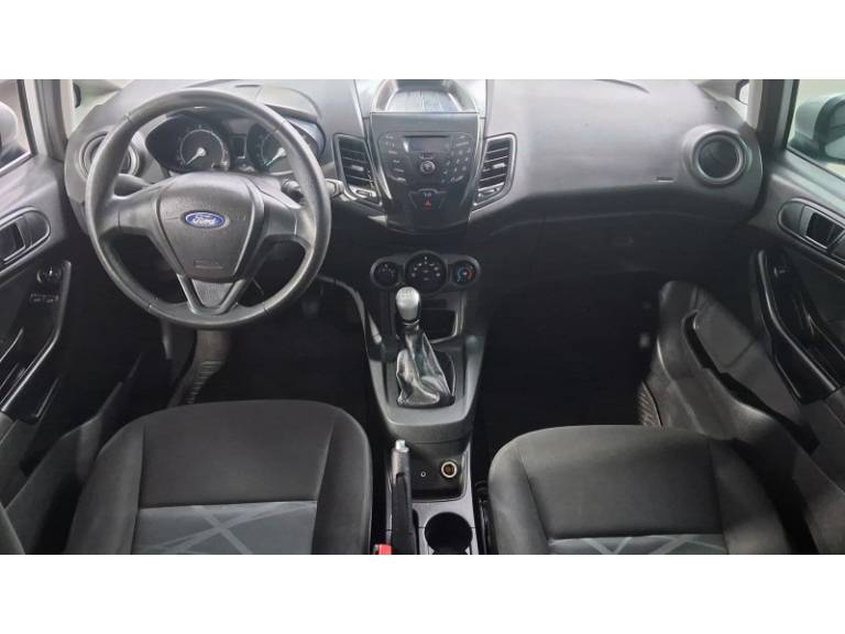 FORD - FIESTA - 2015/2015 - Prata - R$ 45.900,00