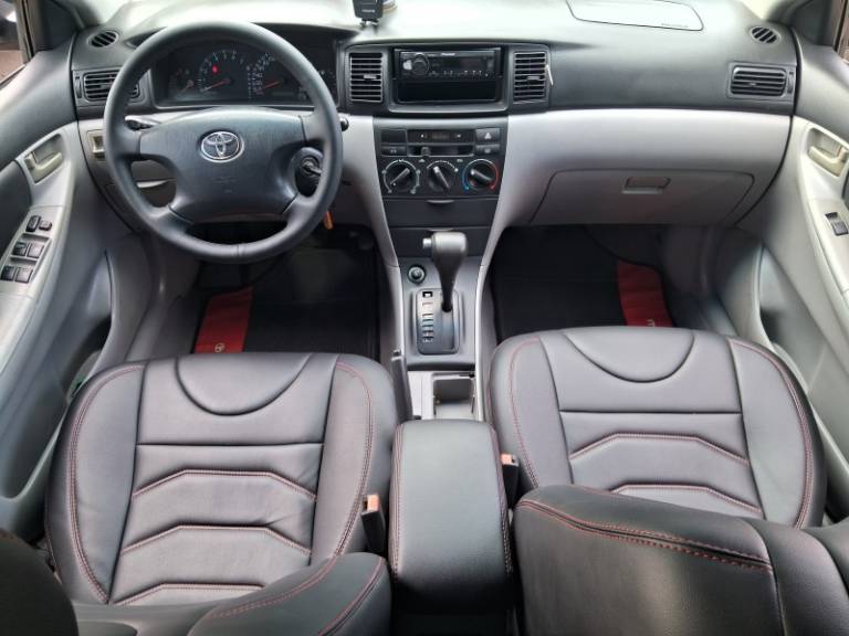 TOYOTA - COROLLA - 2004/2005 - Cinza - R$ 42.900,00