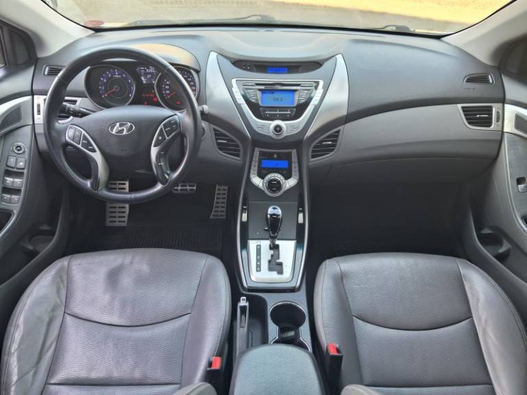 HYUNDAI - ELANTRA - 2012/2013 - Prata - R$ 67.900,00