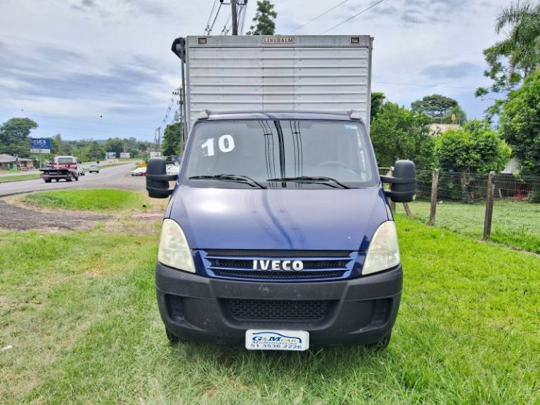 IVECO - DAILY - 2010/2010 - Azul - R$ 97.900,00